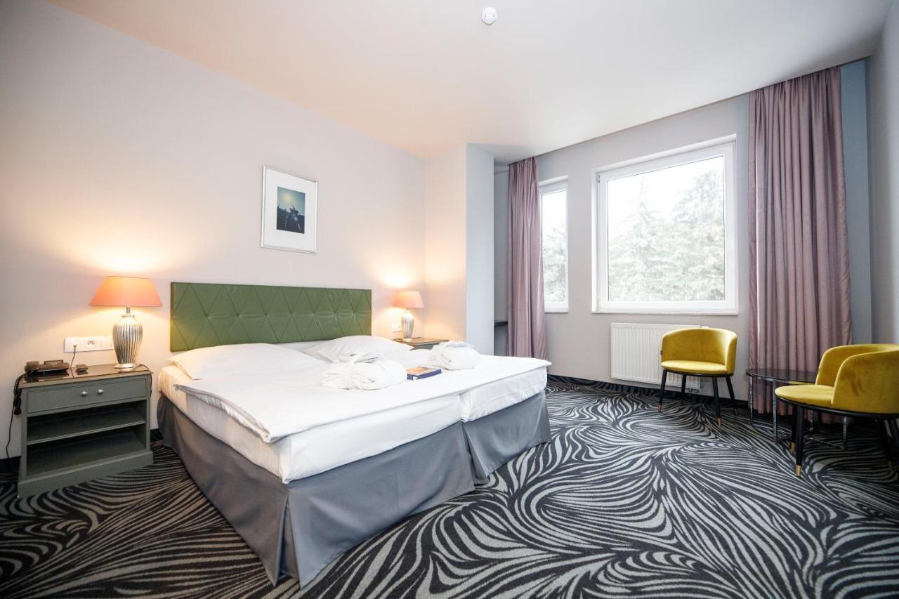 Parkhotel Carlsbad Inn Dalovice Dış mekan fotoğraf