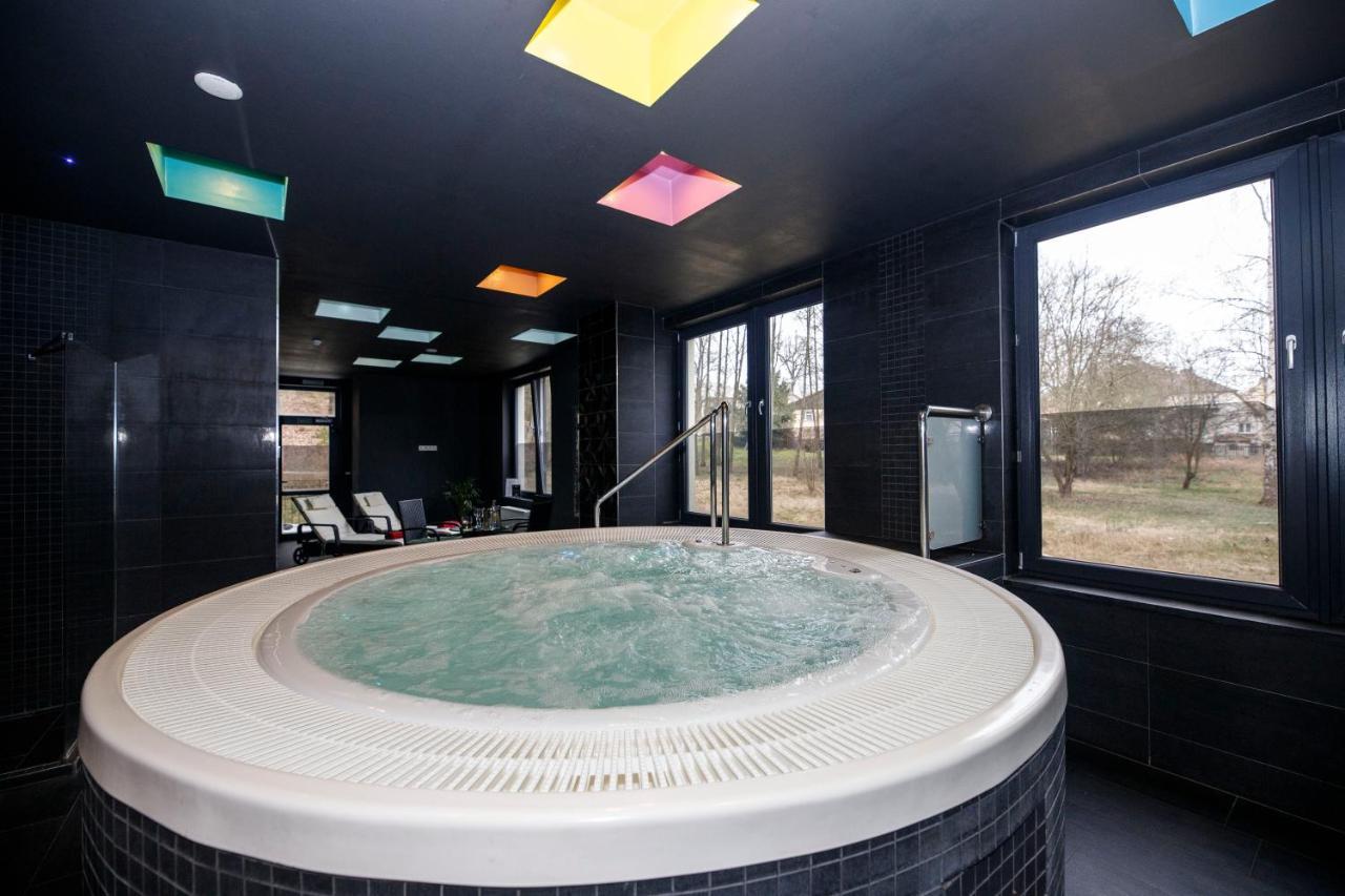 Parkhotel Carlsbad Inn Dalovice Dış mekan fotoğraf