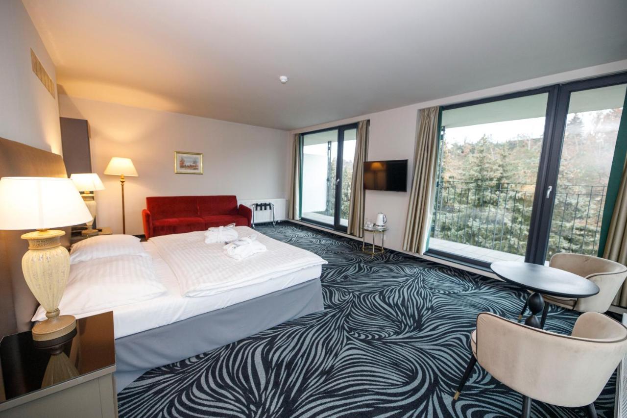 Parkhotel Carlsbad Inn Dalovice Dış mekan fotoğraf