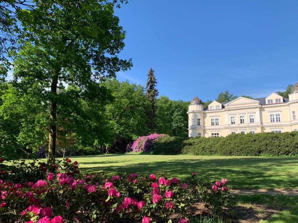 Parkhotel Carlsbad Inn Dalovice Dış mekan fotoğraf